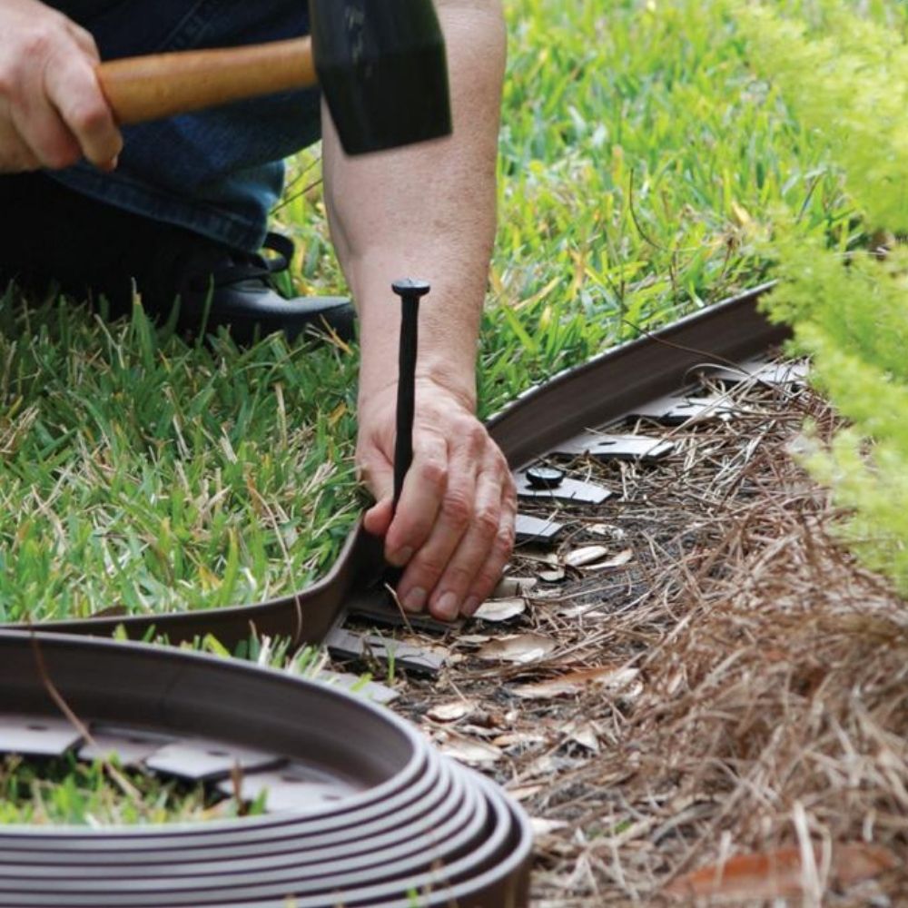 Plastic Garden Edging Kit (per metre)